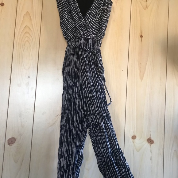 Romper - Picture 3 of 5